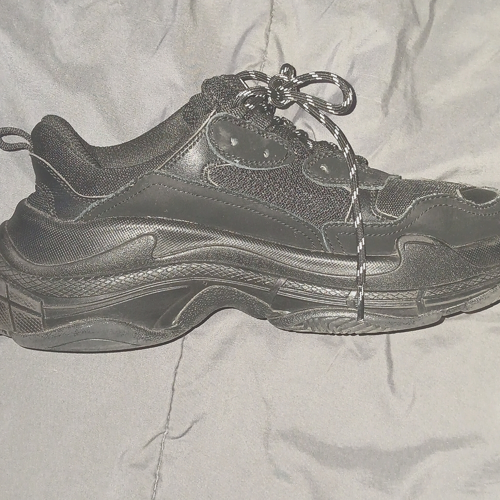 Balenciaga Men's Black Sneakers - Picture 2 of 3
